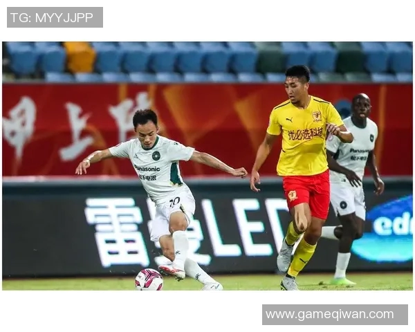 武汉足球队在邀请赛中以96分高居积分榜首位展现强劲实力